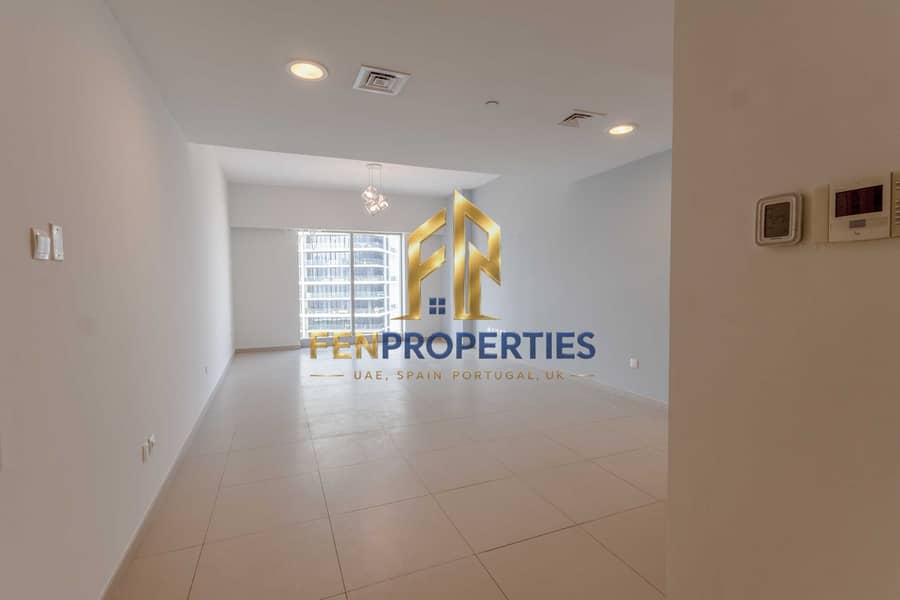 15 01_FEN_UAE_COL_GATE_T5C_1106_LIV. jpg