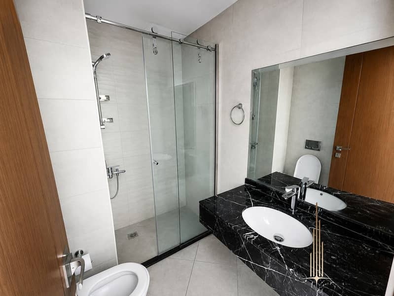 6 WASHROOM. png
