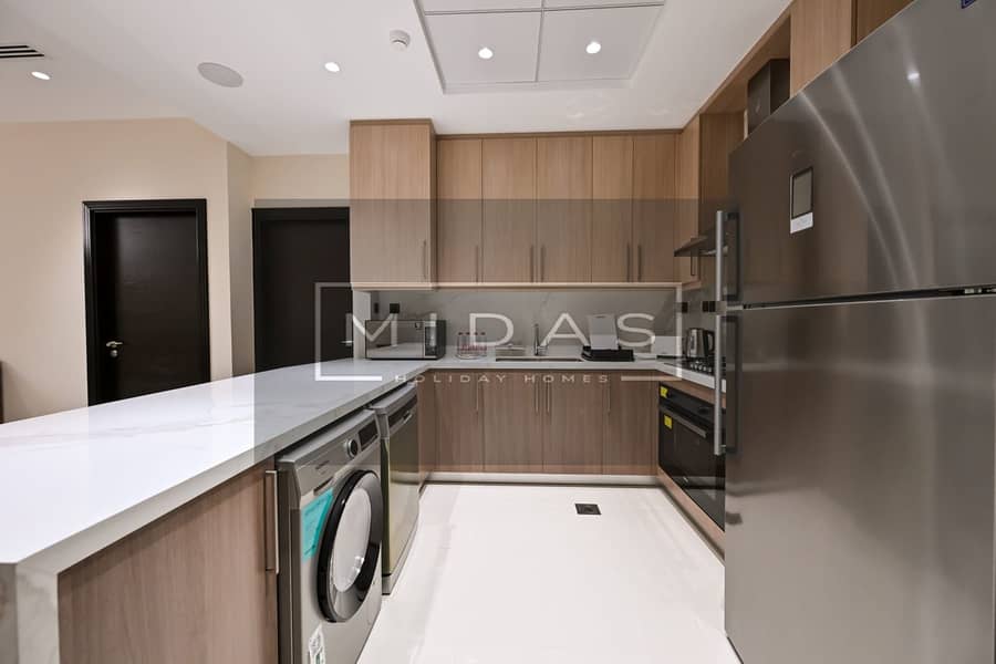2 KITCHEN . jpeg