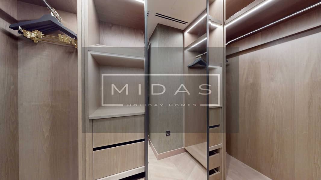 14 walk in closet. jpeg