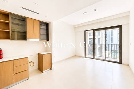1 Bedroom Apartment for Rent in Dubai Creek Harbour, Dubai - Luxury | Fully Upgraded | Pool Views.