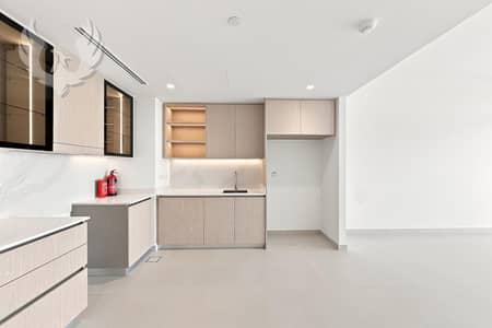 2 Bedroom Apartment for Sale in The Views, Dubai - Handed Over | EV Parking | Low Floor | Race Course 2 Bedroom Apartment for Sale in The Views, Dubai - Handed Over | EV Parking | Low Floor | Race Course