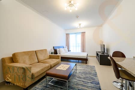 Studio for Rent in Jumeirah Lake Towers (JLT), Dubai - Chic Studio l Prime Location l Community Living