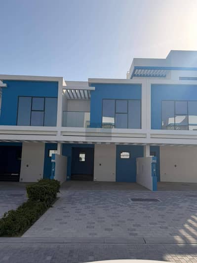 4 Bedroom Townhouse for Rent in DAMAC Lagoons, Dubai - Spacious 4-BR Townhouse | Prime Location | DAMAC Lagoons