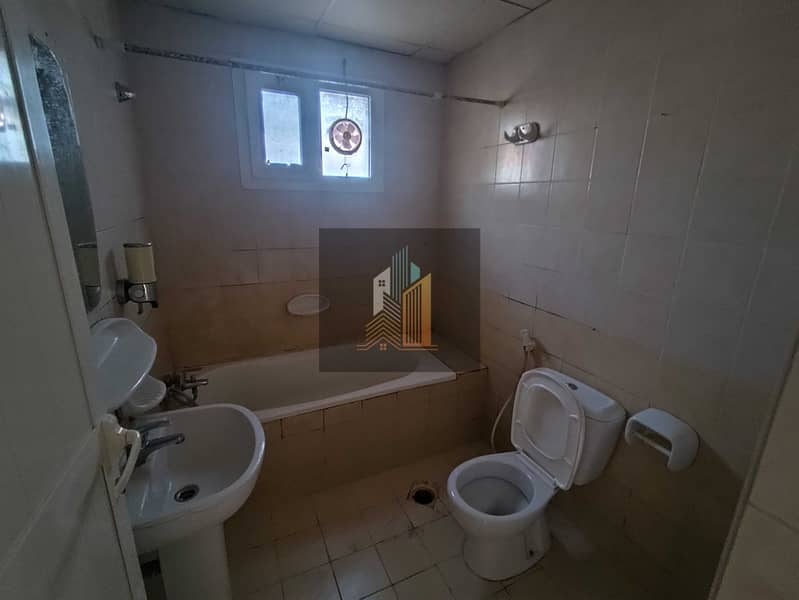 8 84027. jpg