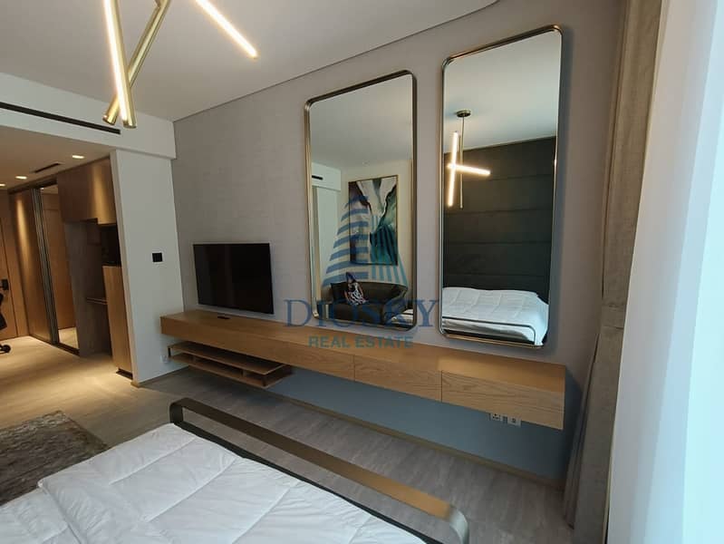4 Image 4