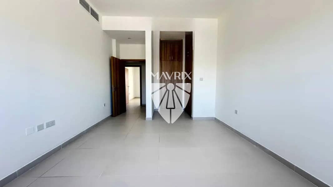 4 Image 4