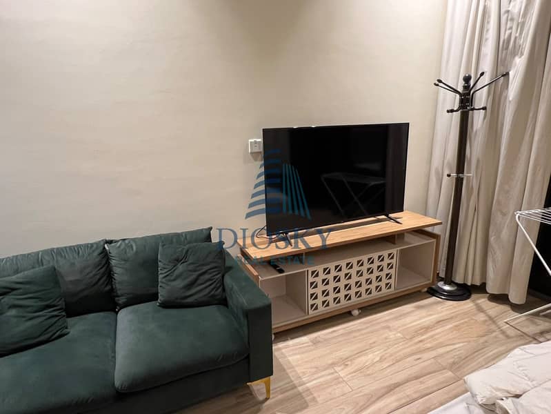 5 Image 5