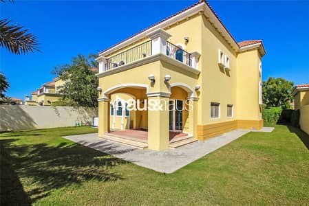 3 Bedroom Villa for Sale in Jumeirah Park, Dubai - Exclusive | Legacy | Great location | Call now 3 Bedroom Villa for Sale in Jumeirah Park, Dubai - Exclusive | Legacy | Great location | Call now