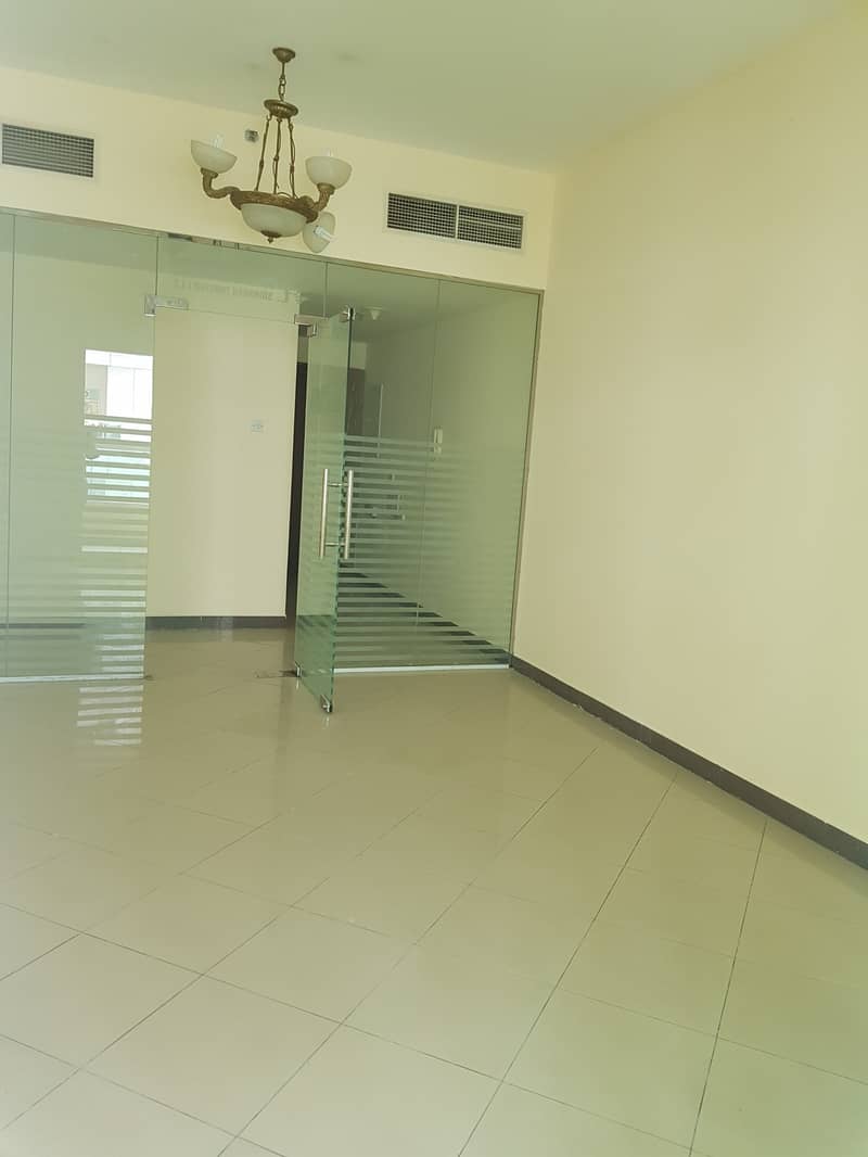 Fully Fitted !! Office/4 and 6 Cheques Payment/at Prime Locatio Fully Fitted !! Office/4 and 6 Cheques Payment/at Prime Locatio