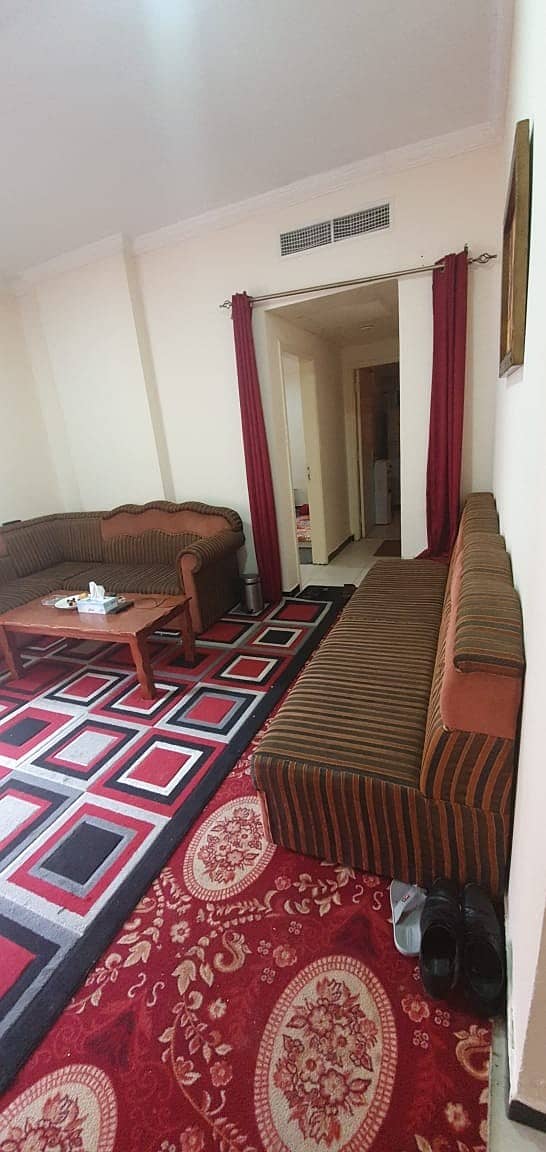 The lowest price for rent apartment room and lounge with brushes of a large area and a fantastic price in the heart of the Emirate of Ajman