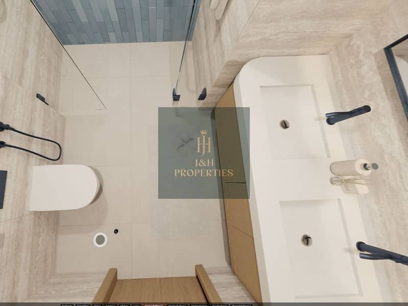 9 Master Bathroom. png