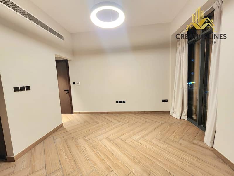 4 24adc7d8-da19-483e-a6d1-72dda17e5e20. jpg