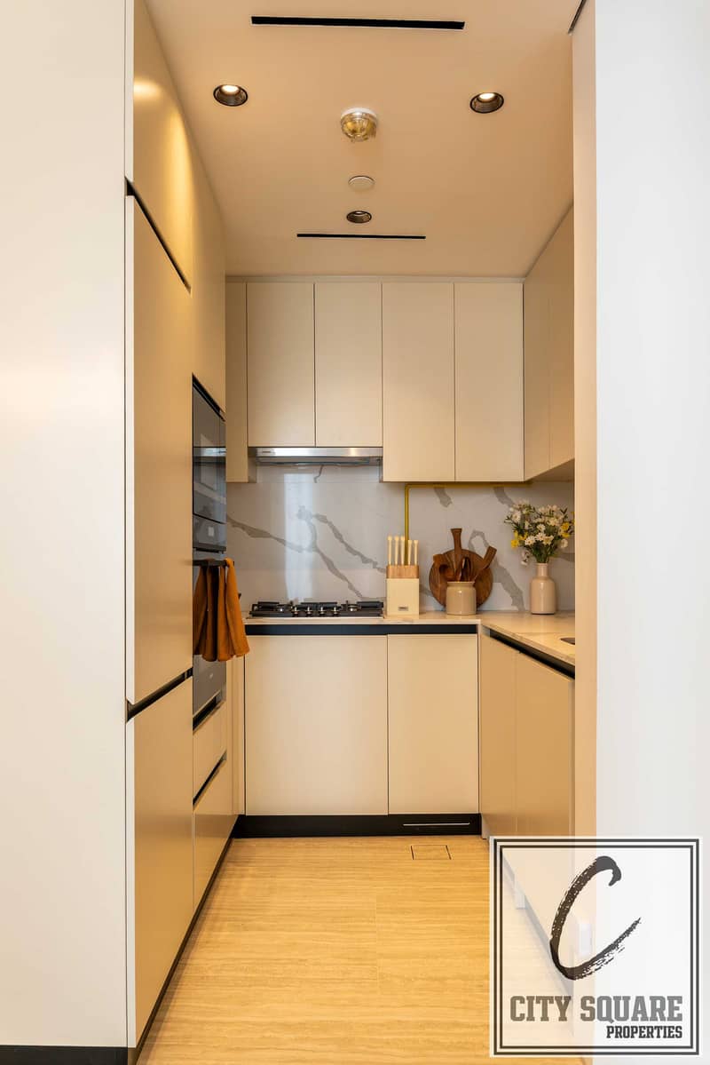 5 City Square Show Apt -15. jpg