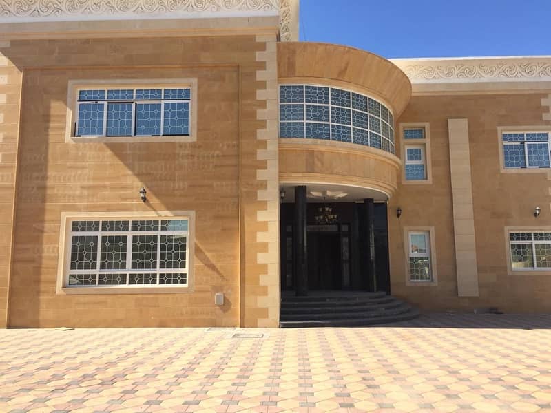 Clean new large villa in Al Quoz