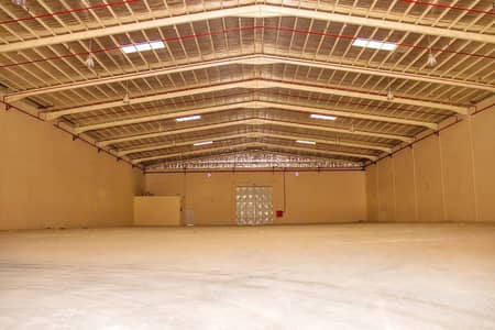 Warehouse in vendita a Al Sajaa, Sharjah - مستودع. jpg