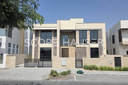 6 Bedroom Villa for Sale in Yas Island, Abu Dhabi - Waterfront |6 M-BR +Maid | Pool | Luxury Finishing