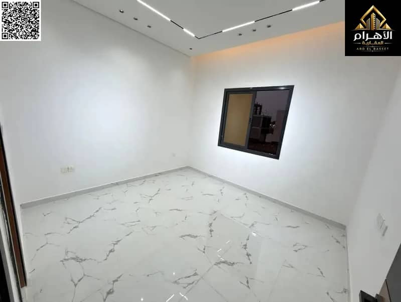 16 858960166-1066x800. webp