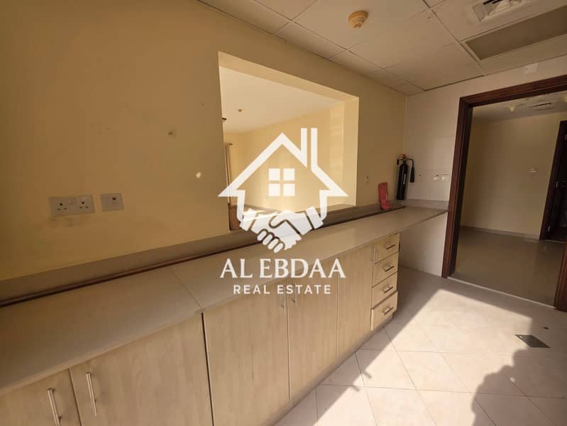 14 WhatsApp Image 2025-08-18 at 16.47. 45_59120691. jpg