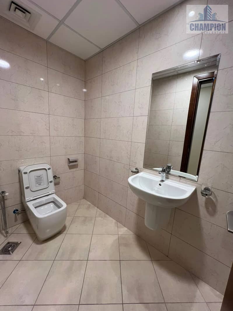 29 AQ 2 BHk 403 - 5 of 29. jpeg