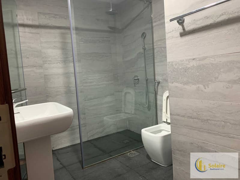 6 210- Bathroom. jpg