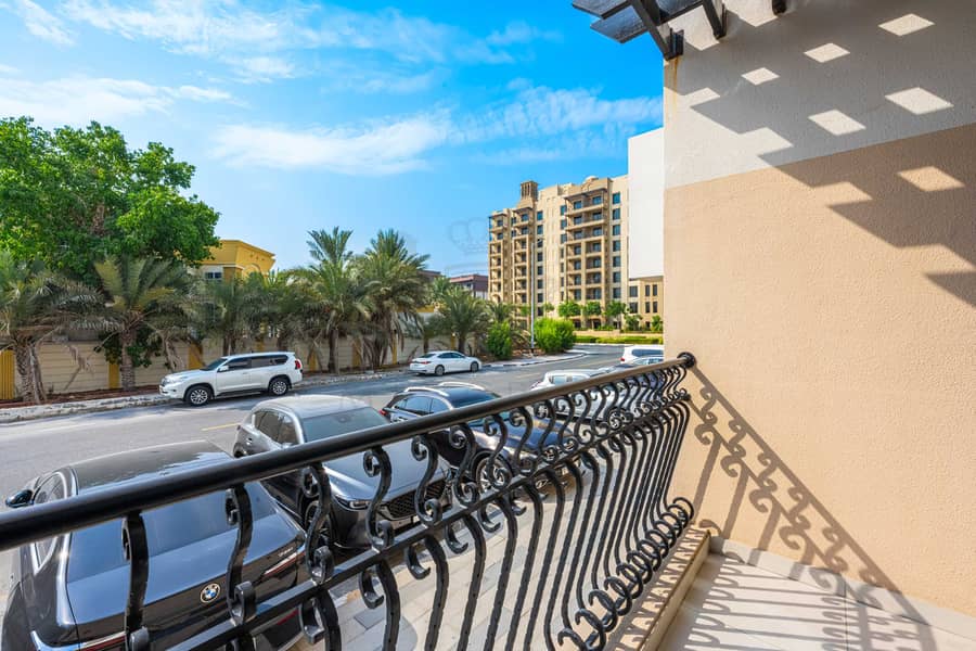 Balcony1. jpg Balcony1. jpg