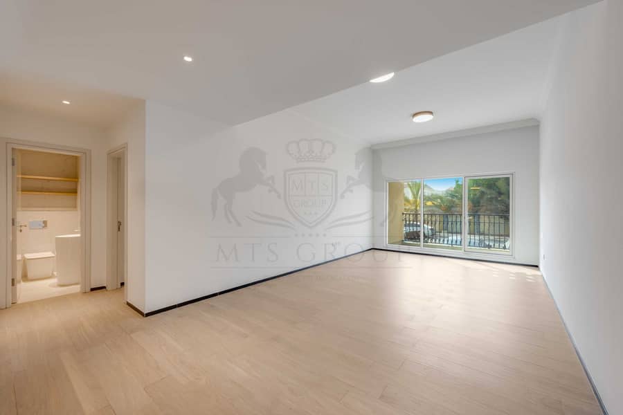 2 Livingroom. jpg