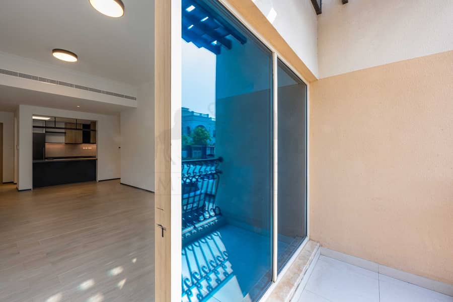4 Balcony Livingroom. jpg