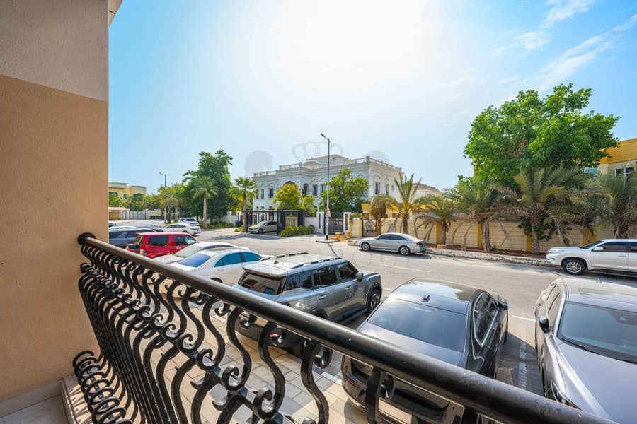 6 Balcony2. jpg