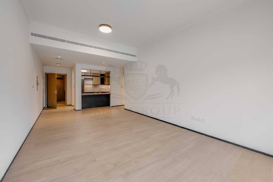 14 Livingroom5. jpg