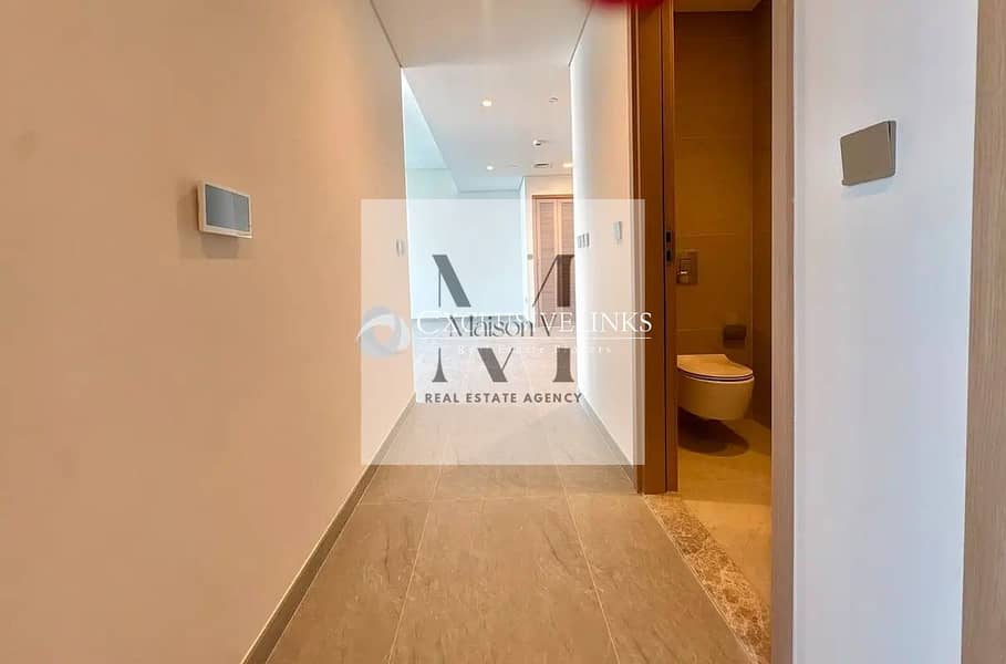 6 hallway. jpg
