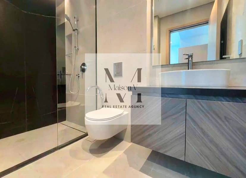 9 bathroom2. jpg