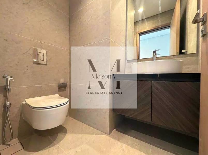 10 bathroom1. jpg