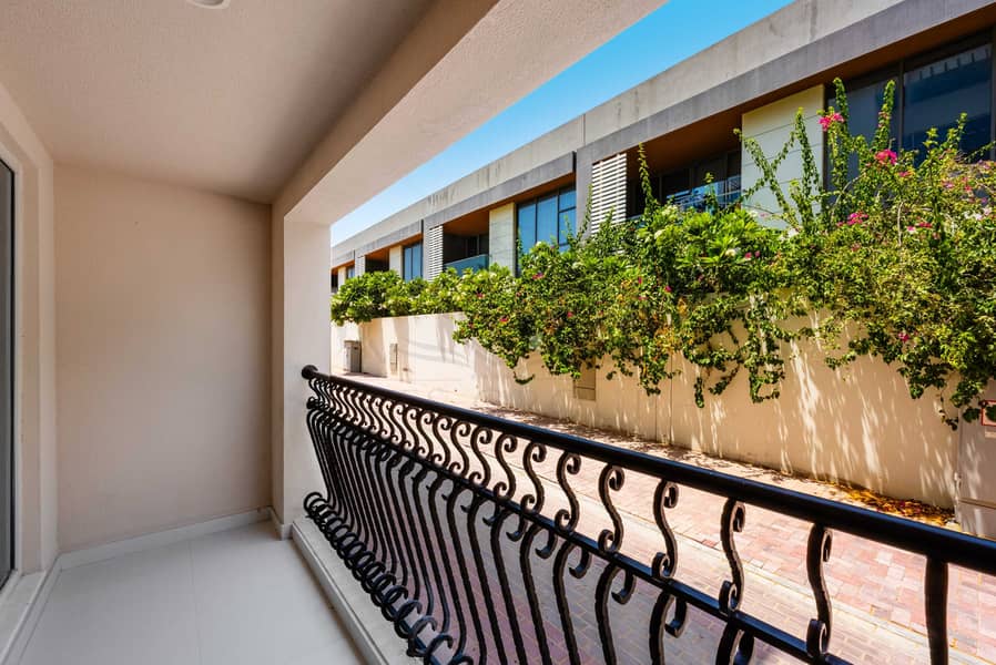 4 Balcony. jpg