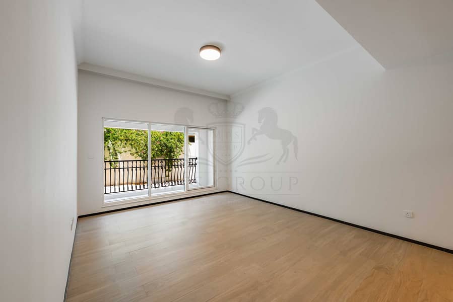 5 Livingroom. jpg