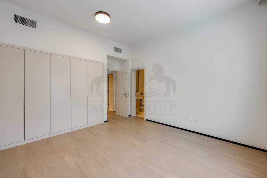 10 Master Bedroom. jpg