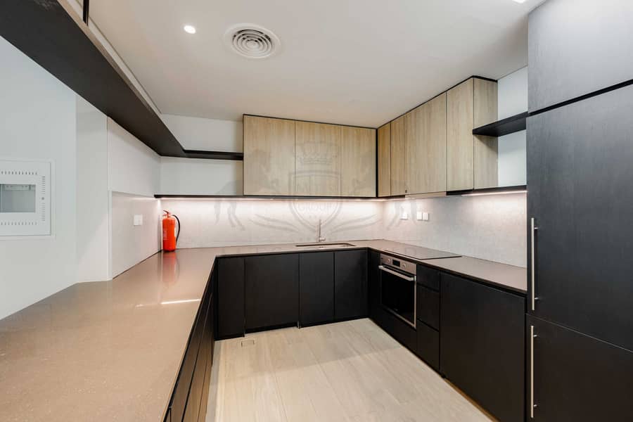 16 Kitchen1. jpg
