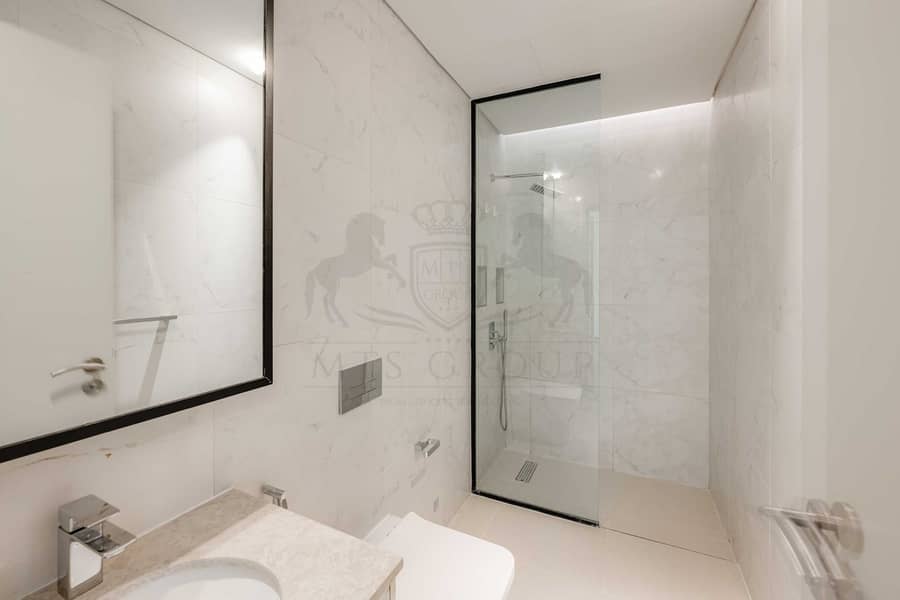 19 Master Bathroom. jpg