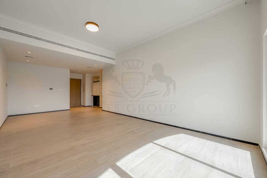 15 Livingroom2. jpg