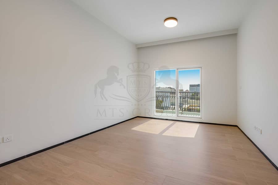 17 Master Bedroom. jpg