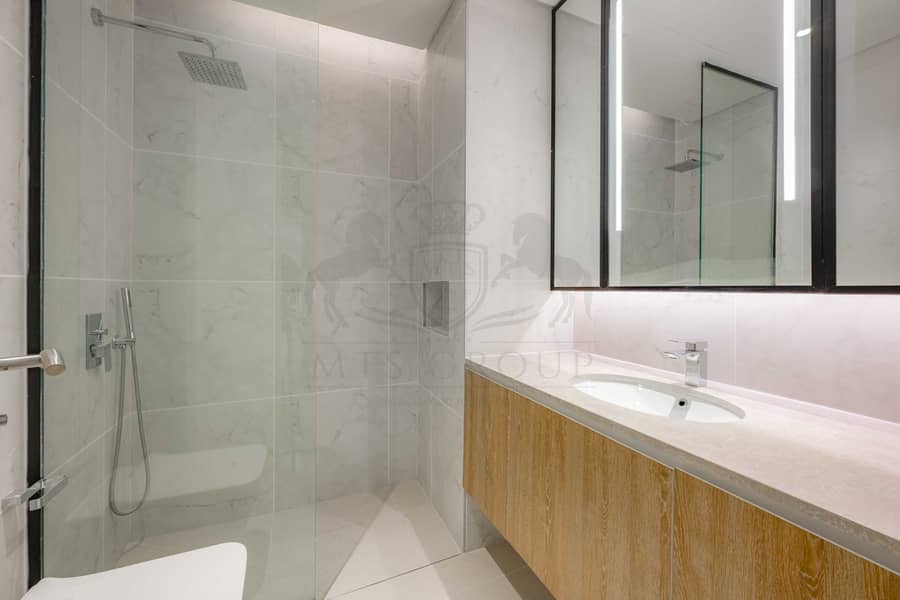 22 Master BAthroom. jpg