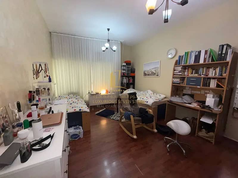 16 852703304-1066x800. webp