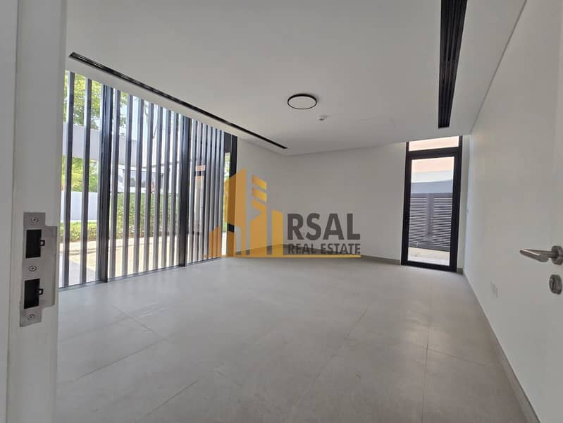 21 1000513957. jpg