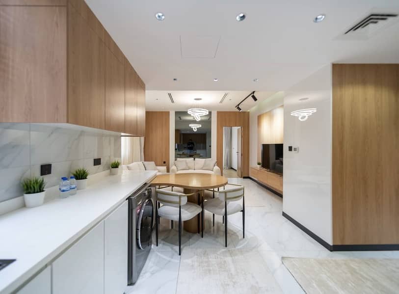Vacant | Upgraded | Relaxed Suburban Atmosphere Vacant | Upgraded | Relaxed Suburban Atmosphere