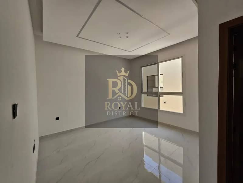 25 735. webp