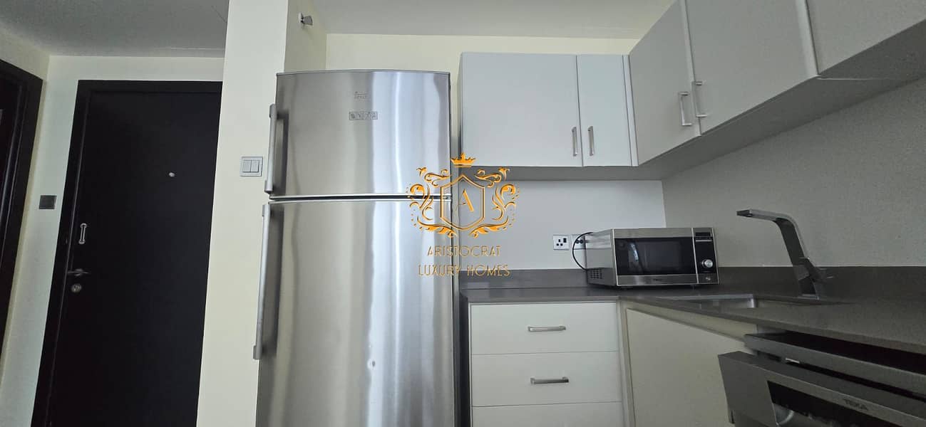 8 Kitchen 02. jpeg