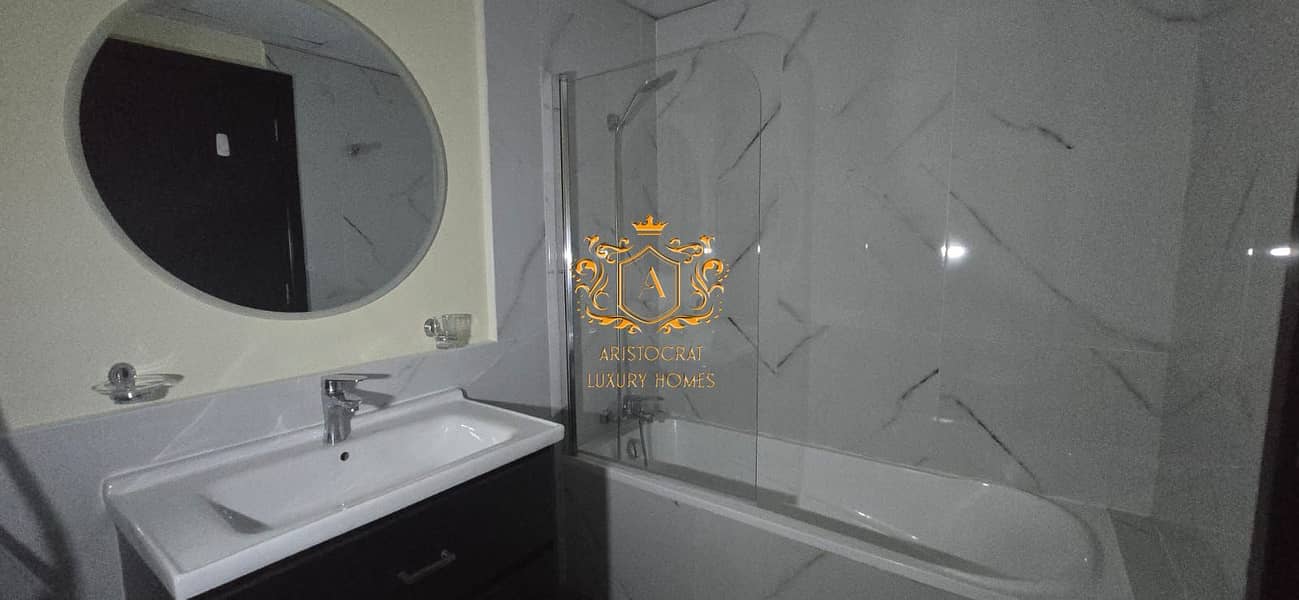 31 2nd Bathroom 02. jpeg