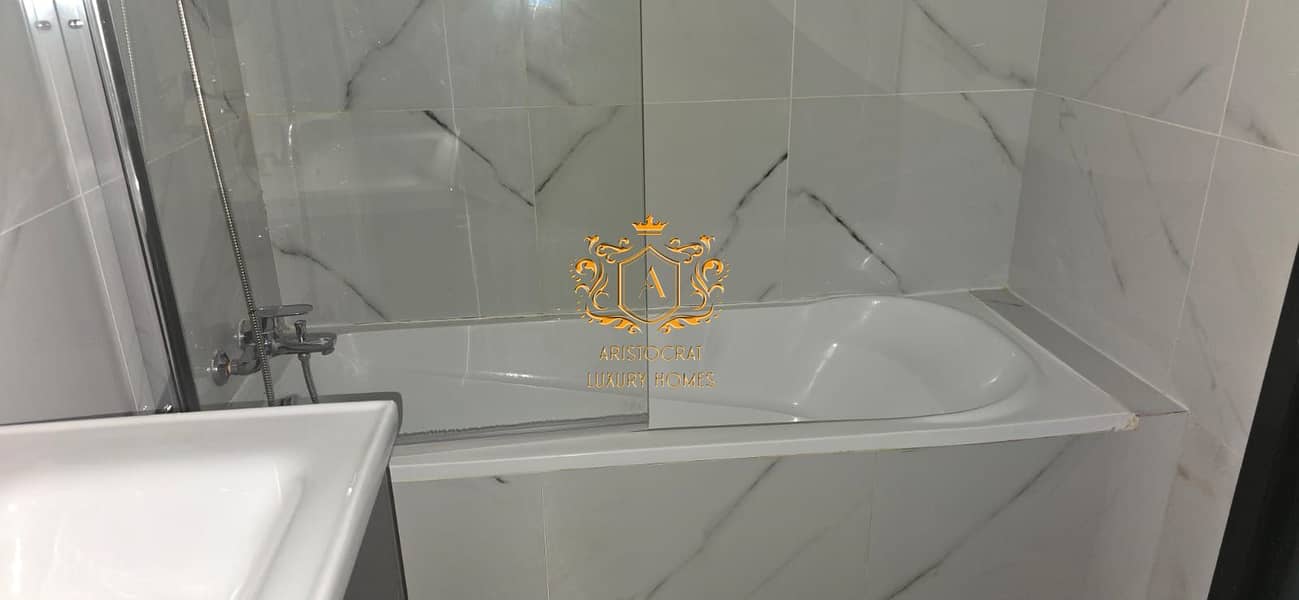 34 Bathroom 01. jpeg