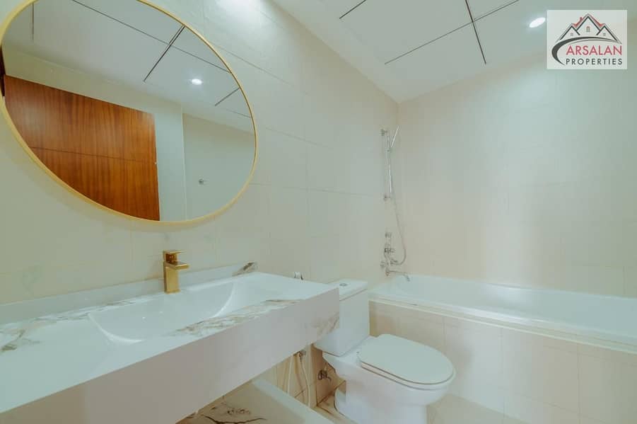 18 5e5958a5-7271-48db-aa6d-014cf059e6f1. jpg
