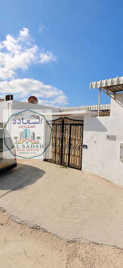 4 Bedroom Villa for Rent in Al Sabkha, Sharjah - 6EFD358C-9A29-44B1-8C35-B94431F820CE. png